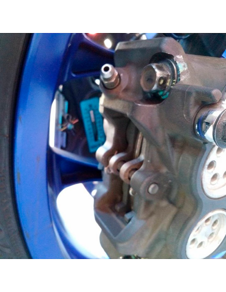Disipador / Enfriador de pastillas de freno YAMAHA R1/M 15-18