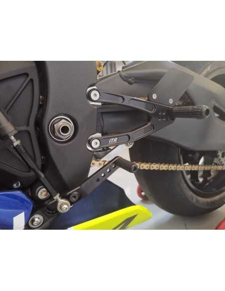 ESTRIBERAS MULTIREGULABLES YAMAHA R1 2015-21 - NEGRO
