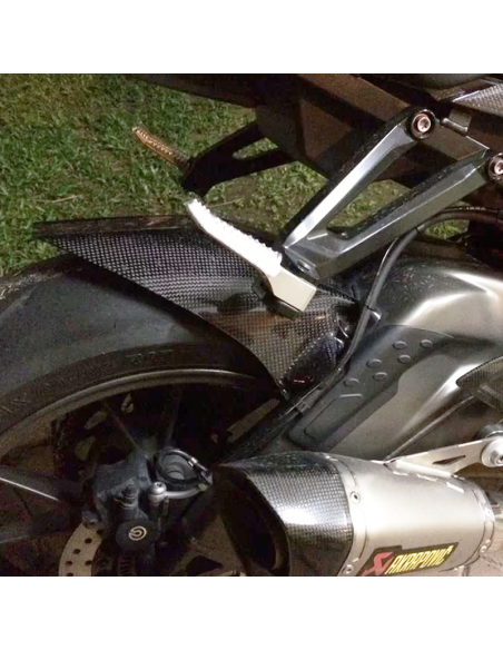 copy of Protector Basculante de fibra de carbono YAMAHA R1 2015-2020